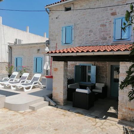Holiday Home Peruški Екстериор снимка