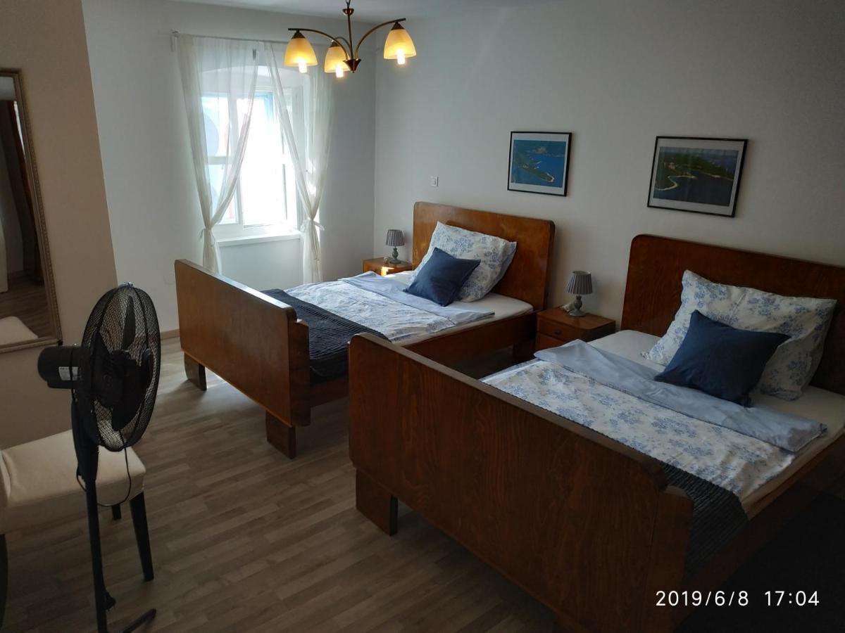 Holiday Home Peruški Екстериор снимка