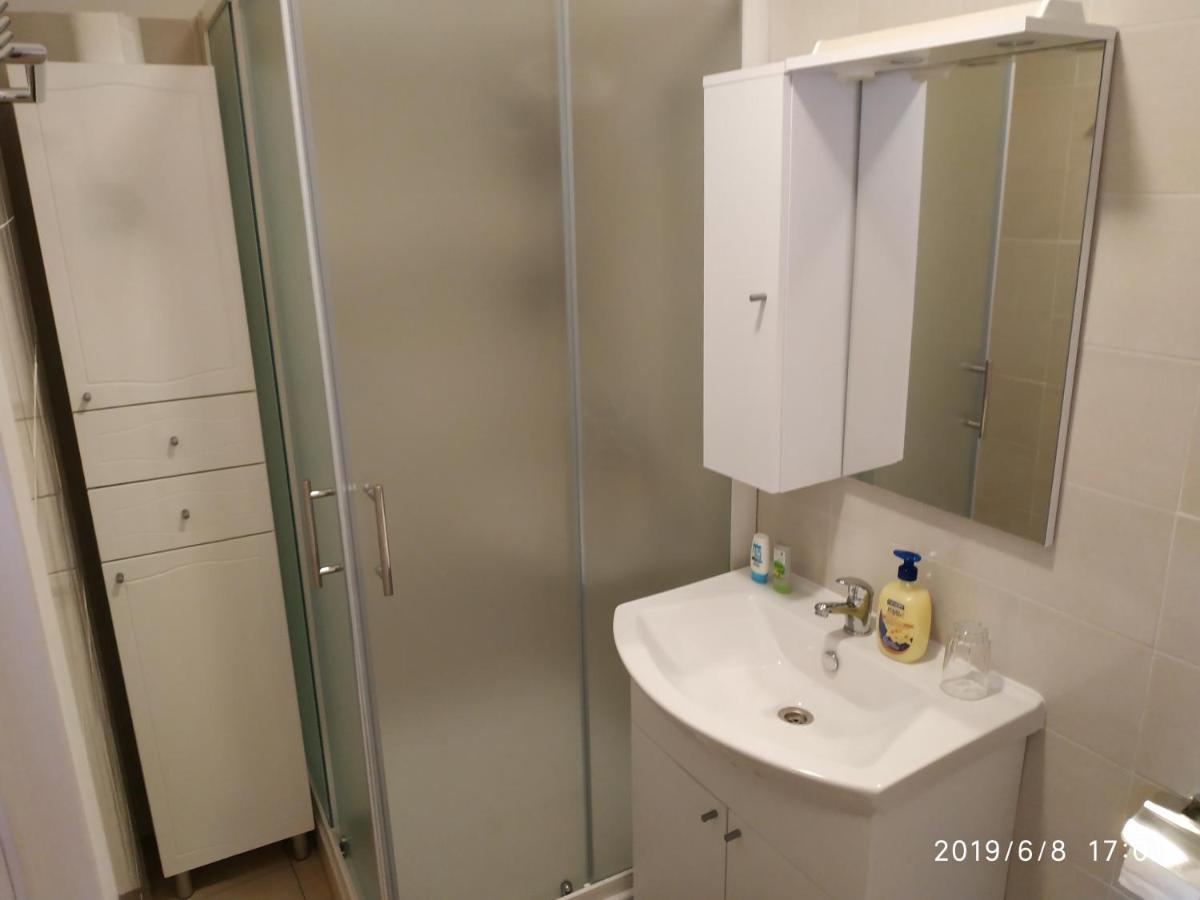 Holiday Home Peruški Екстериор снимка