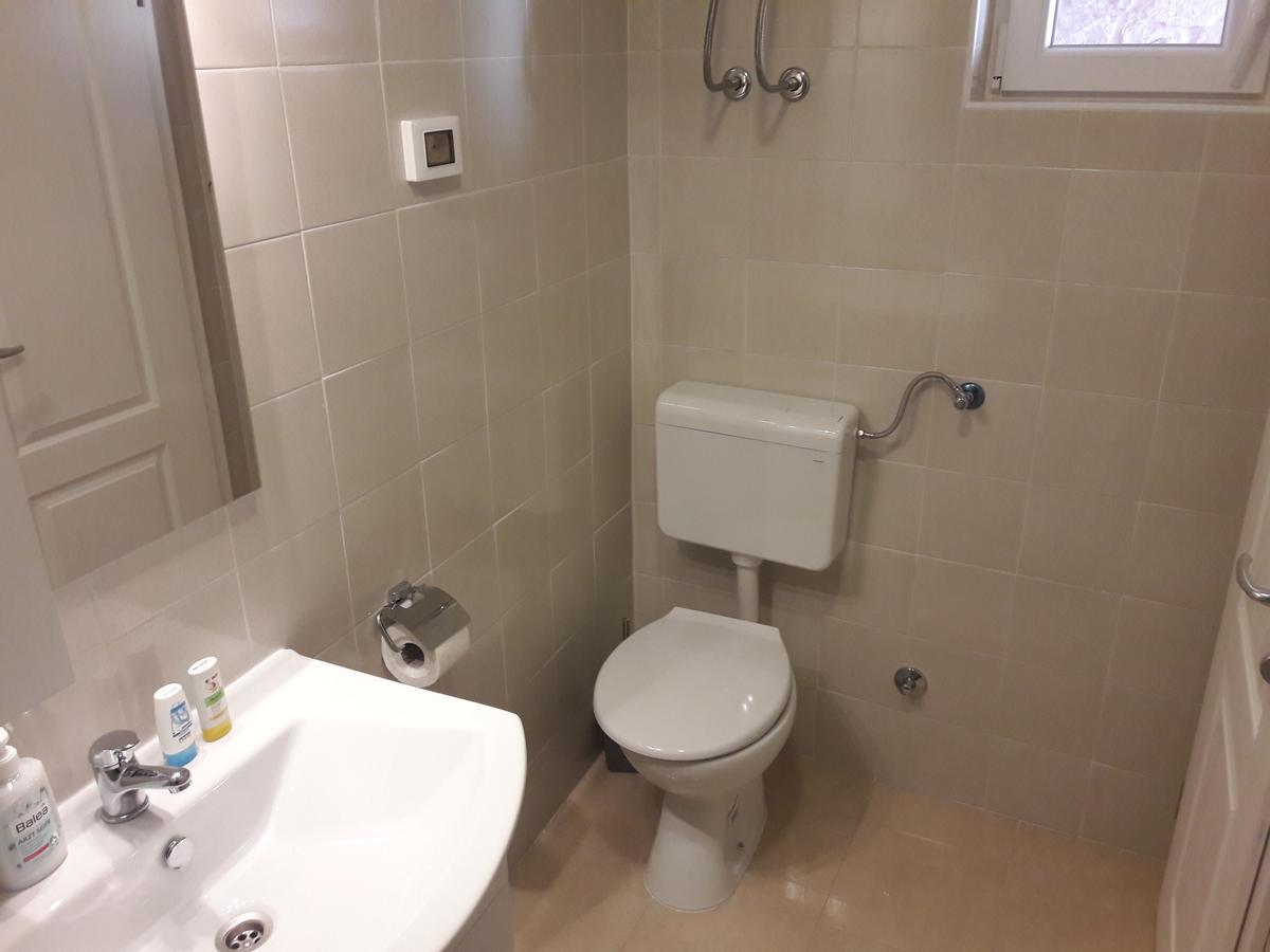 Holiday Home Peruški Екстериор снимка
