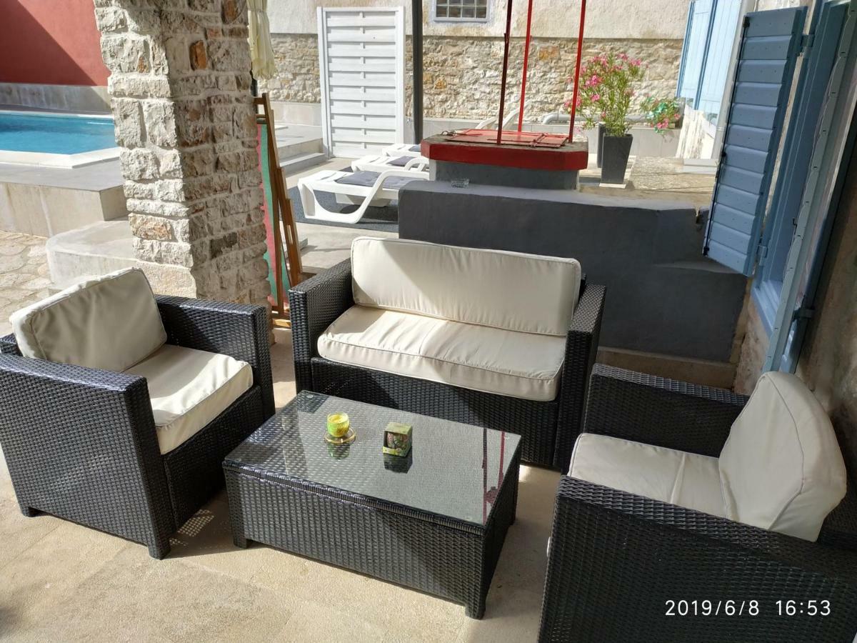 Holiday Home Peruški Екстериор снимка